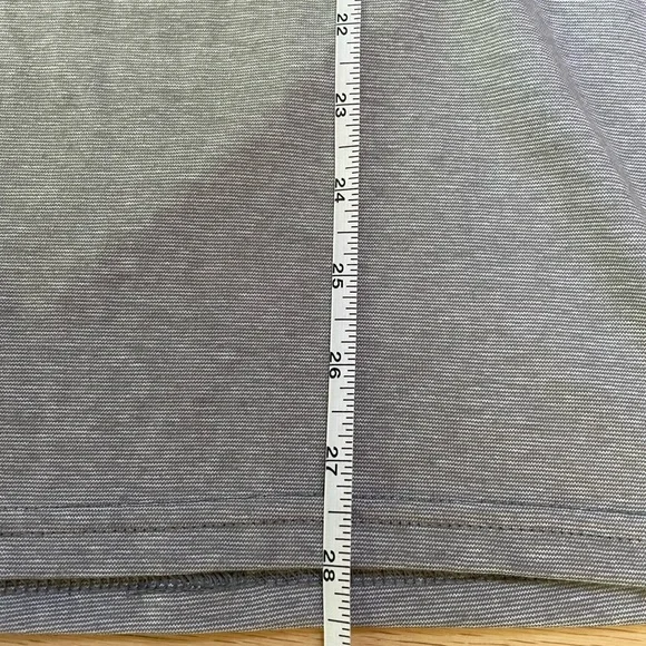 Mens Gray V-Neck T-Shirt Size Medium New With Tags - Picture 7 of 7